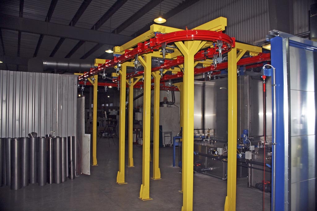 Деталь конвейера и агрегаты туннеля мойки