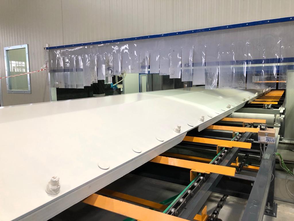 Пластинчатый конвейер, внутри печи