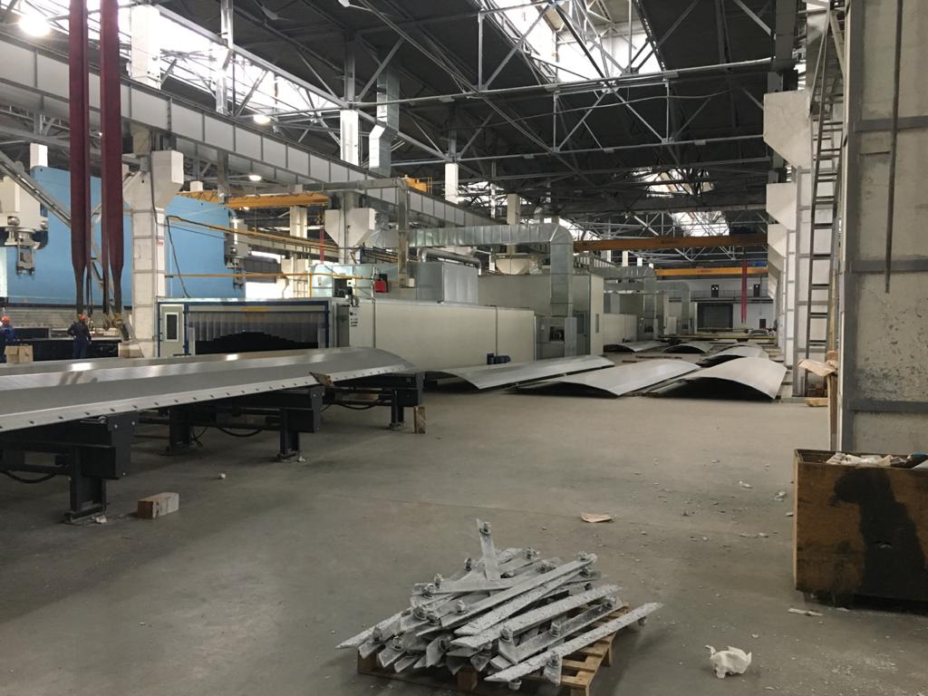 Обзор на всю линию окраски (три камеры окраски, три печи)